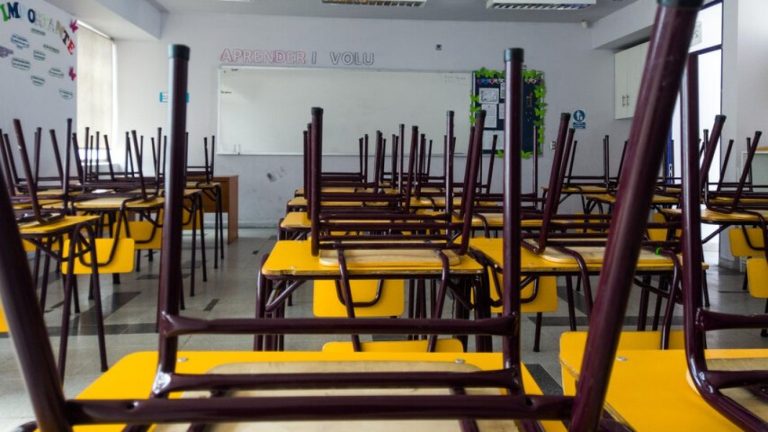 Suspenden clases en toda la Región Metropolitana para HOY viernes: Estos son los establecimientos