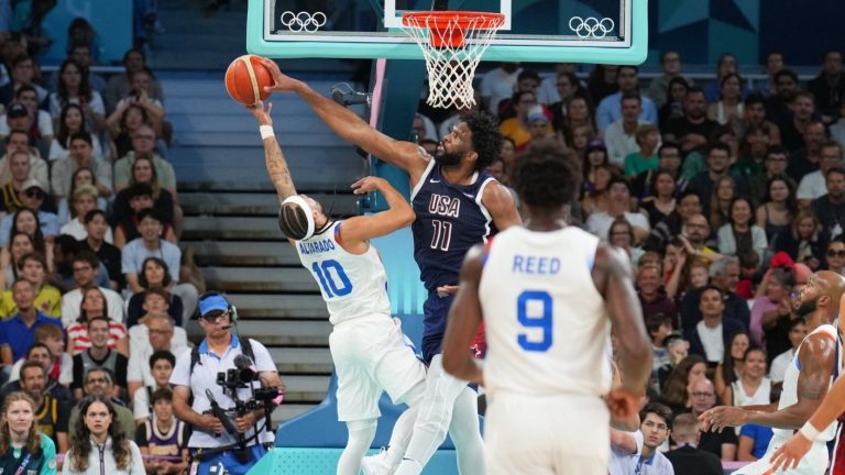 Dream Team de EE.UU. arrolla a Puerto Rico y avanza a paso firme en el básquetbol olímpico