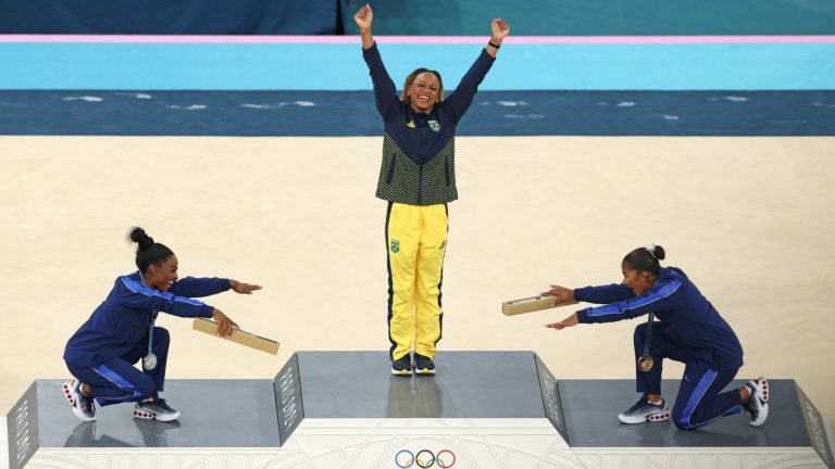 Rebeca Andrade se toma revancha con Simone Biles y regala histórica foto de los Juegos Olímpicos