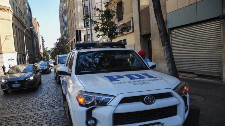 Detuvieron en flagrancia a hombre que disparó a ex pareja en su departamento de Estación Central