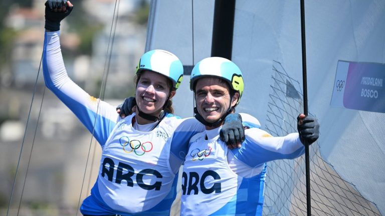 Argentina obtiene plata en vela e iguala a Chile en el medallero de París 2024