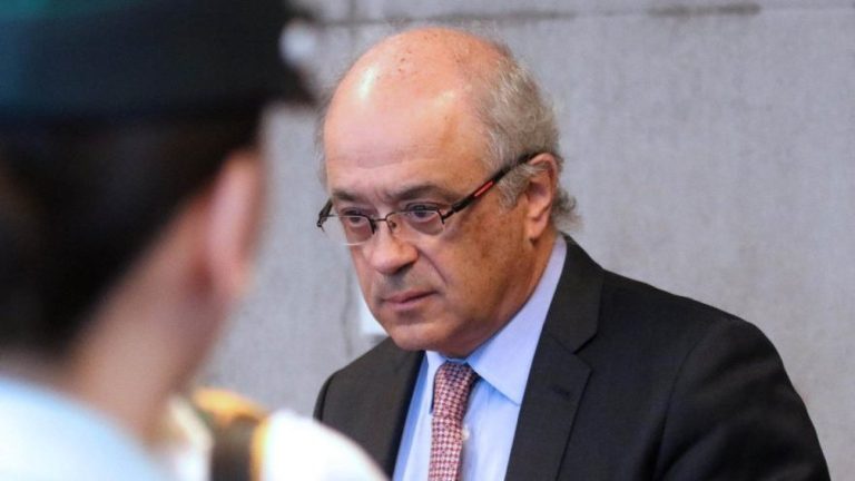 Estaba prófugo: Detienen a oncólogo Manuel Álvarez, condenado por abuso sexual contra pacientes