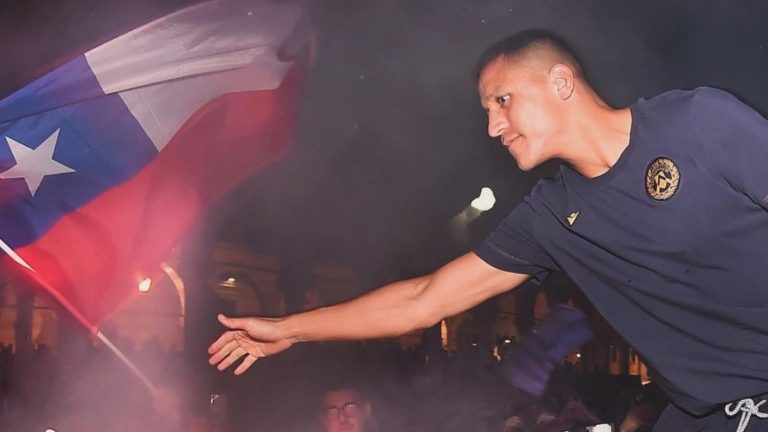 Ídolo absoluto: Alexis Sánchez tuvo espectacular bienvenida de hinchas del Udinese