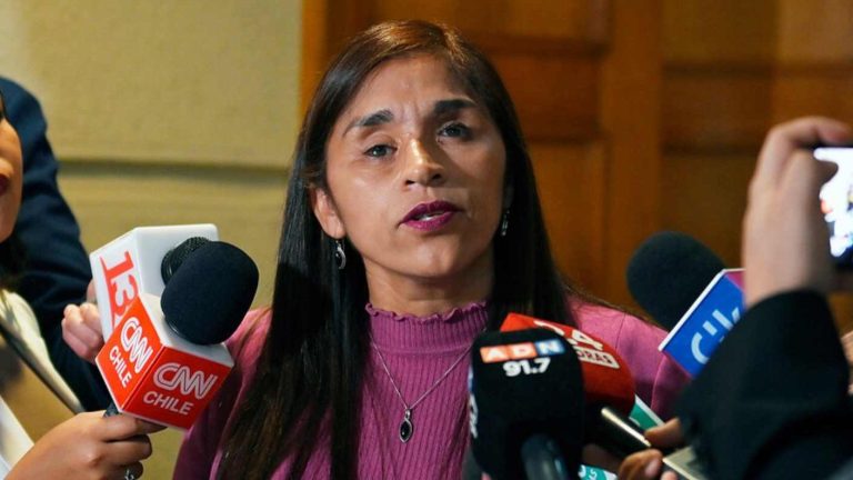 Senadora Campillai por visita de Camila Flores a ex carabinero que la dejó ciega: “No tiene empatía ni decencia”
