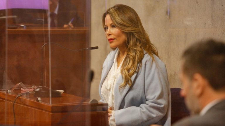 Cathy Barriga continúa bajo arresto domiciliario total tras alegato de Fiscalía por nuevos antecedentes