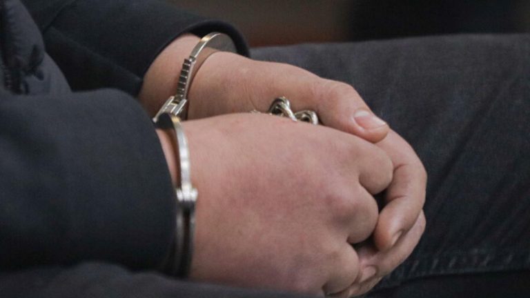 “Perdón, hermano”: El mensaje que acusado de matar a su madre envió tras pedir dinero en su nombre en Villa Alemana