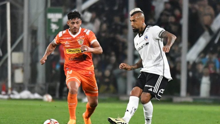 Precio de entradas de Cobreloa vs Colo Colo genera ácido debate entre hinchas: “Mínimo su juguito”