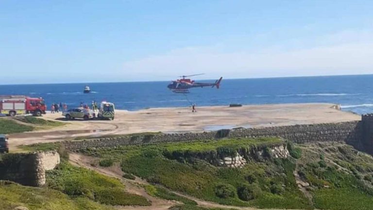Encuentran cadáver de mujer flotando en playa de Quintero: Esto es lo que se sabe