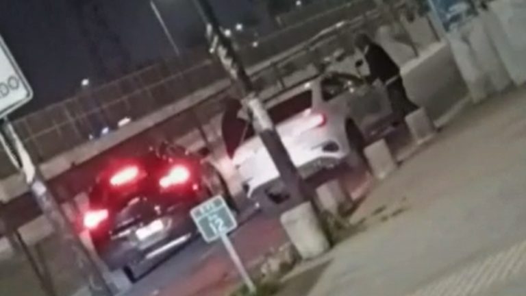 Detectives frustran a balazos una encerrona en autopista de Macul