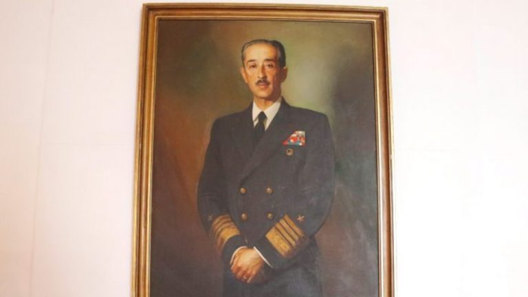 Corte Suprema revoca fallo y vuelve a permitir al Ejército usar retratos de jefes de la dictadura militar