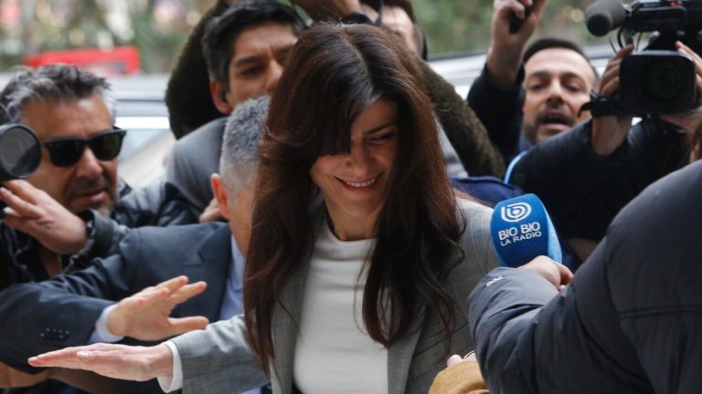 “Son caros”: El llamativo detalle de Tonka Tomicic en su llegada a declarar por Caso Audios