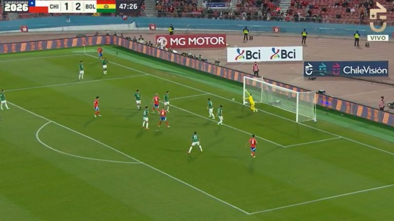 ¡Pasó cerca! La gran chance que tuvo Eduardo Vargas para igual el partido ante Bolivia