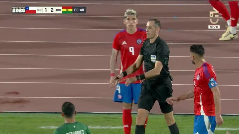 ¿Fue mano? El VAR terminó con la ilusión de un posible penal para La Roja