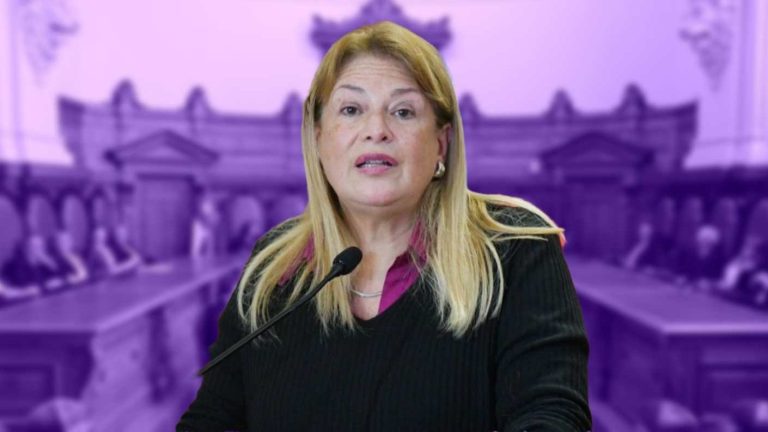 Fiscalía entregó copias de los chats de WhatsApp entre Vivanco y Hermosilla a la Corte Suprema