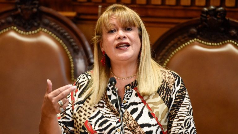 Allanaron casa de Ángela Vivanco: Incautaron nuevos equipos electrónicos