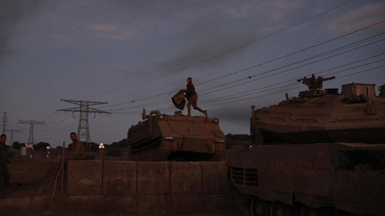 Israel bombardea el sur del Líbano y crece incertidumbre por escalada a un conflicto mayor