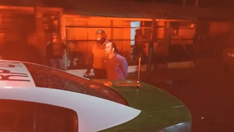 Femicidio frustrado: Hombre roció con acelerante a su ex pareja y a sus dos hijas en San Carlos