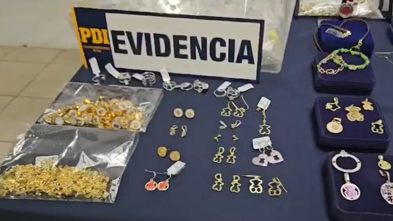 PDI incautó más de 2.400 joyas falsificadas de reconocida marca: Estaban avaluadas en $500 millones