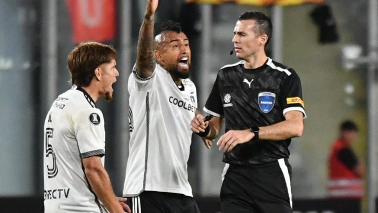 Así le ha ido a Colo Colo con Andrés Matonte, el árbitro del crucial partido ante River