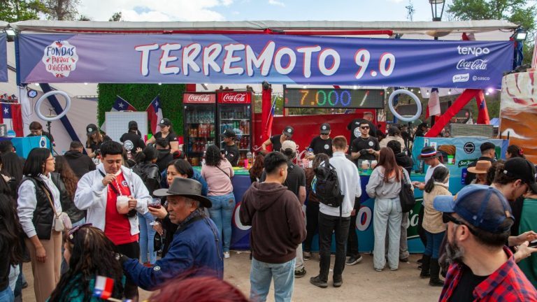 De Chile y Perú: ¿Quiénes cierran las fondas del Parque O'Higgins la noche de este domingo?
