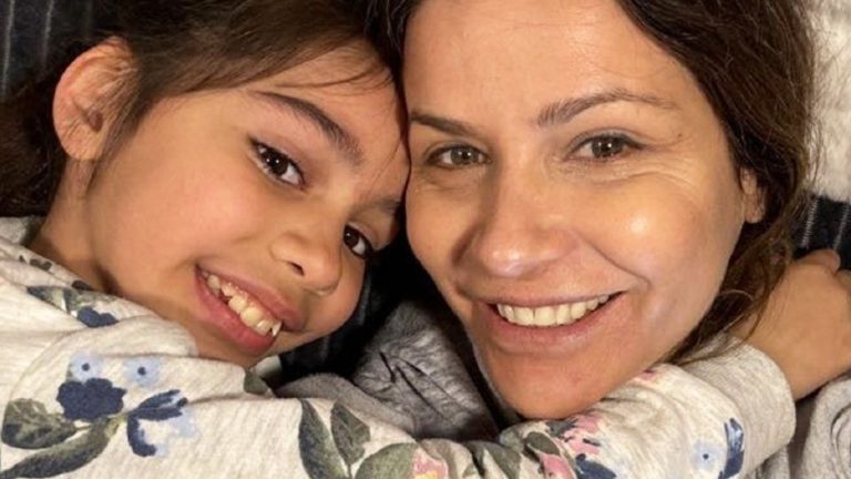 Ejemplo a seguir: Hija de Savka Pollak se perdió y logró ser encontrada gracias a certero plan de acción