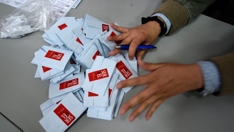 Bono Vocal de Mesa: ¿De cuánto es  y cómo consultar con mi RUT por el pago?