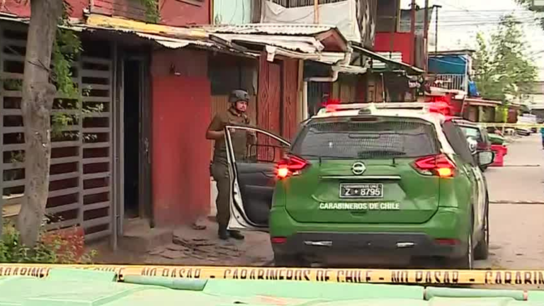 Impactante ataque a casas en La Pintana: Recibieron 200 balazos y una bomba molotov