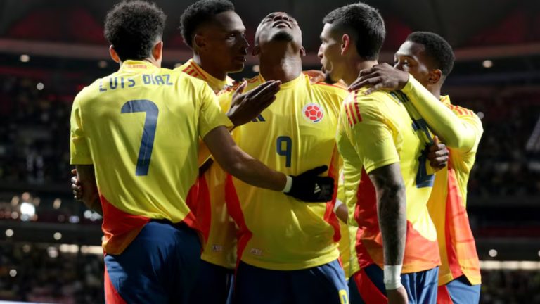 Con todas sus figuras: La formación de Colombia para enfrentar a Chile en las Eliminatorias