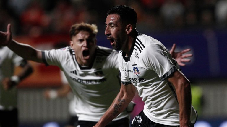Colo Colo se puso al día en el torneo con triunfo ante La Calera y le arrebató el liderato a Universidad de Chile