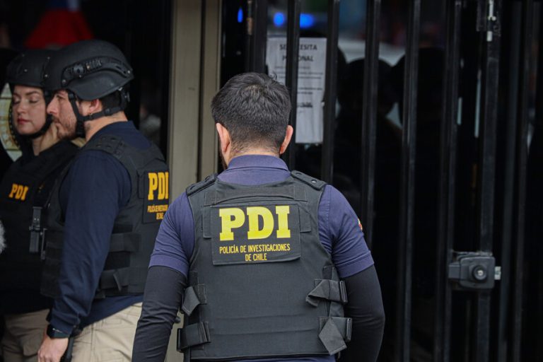 Mujer fue detenida tras ocultar por dos meses el cadáver de su bebé en un refrigerador