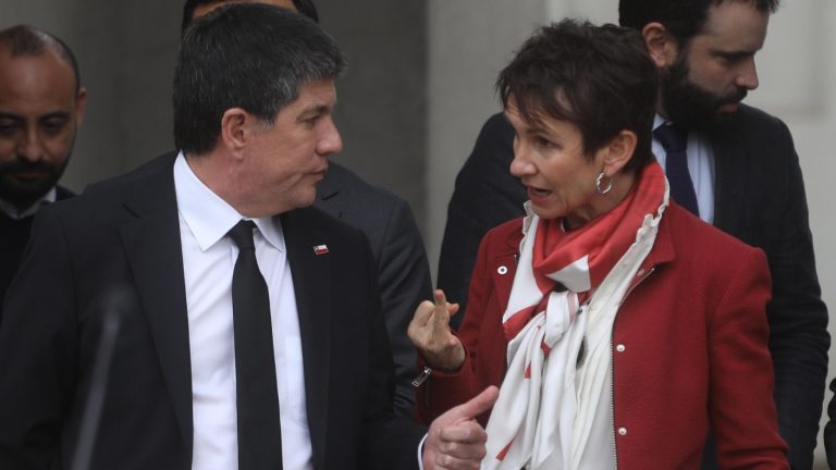 Ministra Carolina Tohá descarta advertencia a Manuel Monsalve por diligencias de la PDI