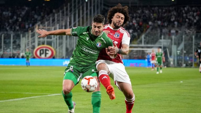 Colo Colo logró un sufrido triunfo ante Audax Italiano y es el principal candidato al título