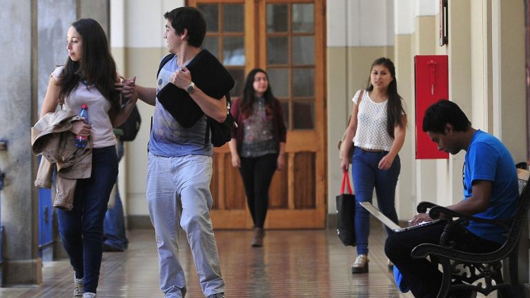 Proyecto de Fin al CAE: ¿Cómo se pagarían las carreras con el FES?