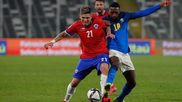 A qué hora juega Chile vs Brasil hoy por Eliminatorias