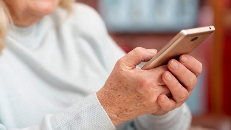 Apagón de red 2G: ¿Cuáles son los requisitos para recibir un celular gratuito?