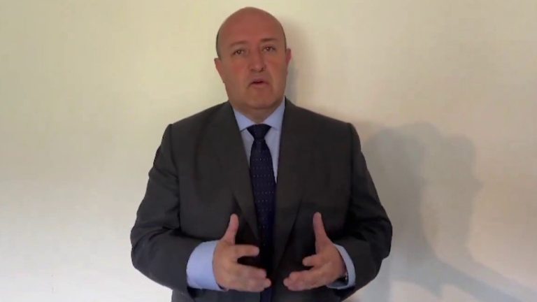 Manuel Guerra ofrece disculpas a Carter y Matthei por “dichos inapropiados” en chats con Hermosilla