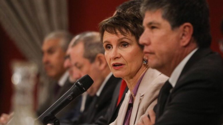 Ministra Tohá anuncia presencia policial “desde ya” en centros de salud tras reunión de Gabinete Pro Seguridad