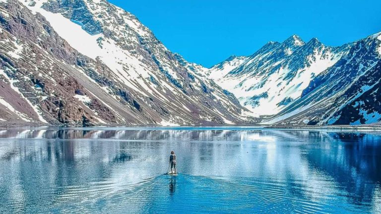 La increíble Laguna del Inca de aguas cristalinas a solo 80 km de Santiago: Así puedes llegar en menos de dos horas