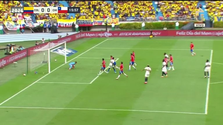¡Cortés salvó a Chile! Colombia amenazó a La Roja con potente tiro