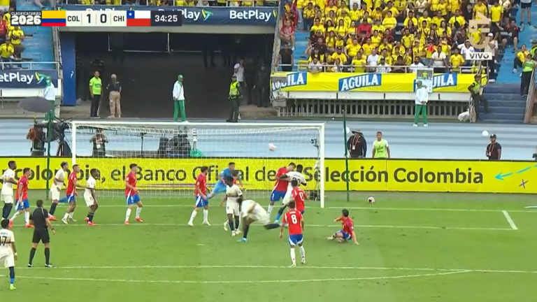 Mala suerte total: El increíble rebote que le permitió a Colombia abrir la cuenta ante Chile
