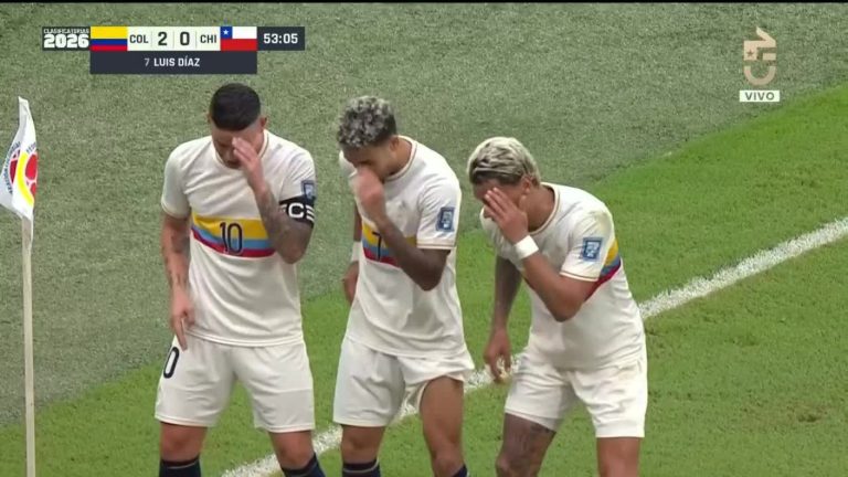 No perdonaron: Colombia aprovechó grave error defensivo para aumentar ventaja ante La Roja
