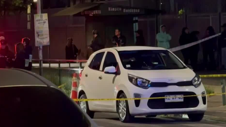 Conductor de aplicación fue asesinado a tiros en Macul: Auto recibió al menos cuatro disparos