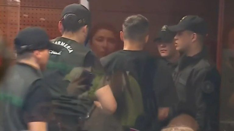 VIDEO | Así fue el momento en que Jorge Valdivia fue llevado por Gendarmería hacia prisión