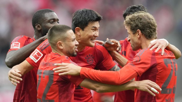 Dirigente del Bayern Múnich fue asaltado en Barcelona previo a duelo por Champions: Quedó sin su celular