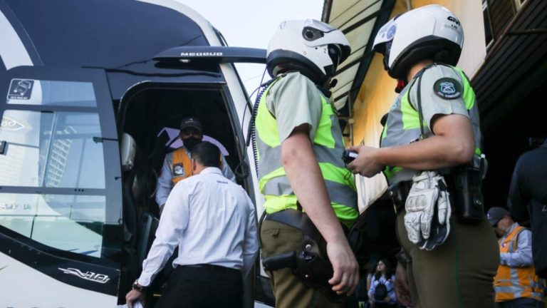 Denuncian a empresa de buses por trasladar a pasajeros en portamaletas durante 418 kilómetros