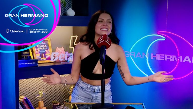 ¡Nuevo talento! Cony Capelli recibió galardón por imitación de participante de Gran Hermano