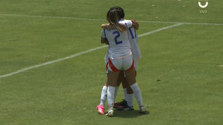 ¡Olfato goleador! Fernanda Pinilla aprovechó un rebote y abrió la cuenta para Chile ante Ecuador