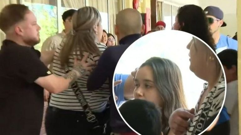 “La tenía agarrada del pelo”: Violenta pelea por “colarse” en fila de local de votación en Pudahuel