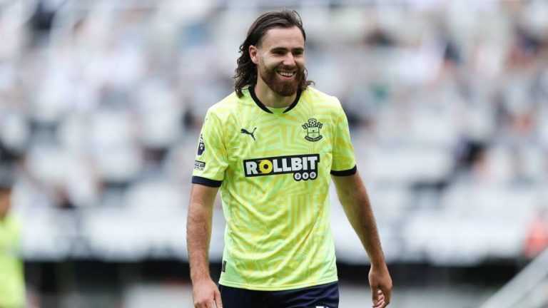 DT del Southampton explicó el brutal ninguneo a Ben Brereton: Lo mandaron con la Sub 21