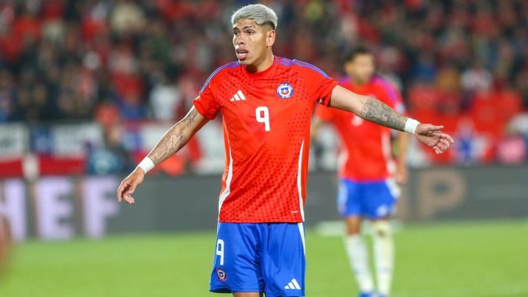 Carlos Palacios no jugará por Chile ante Colombia: Informó “problemas personales”